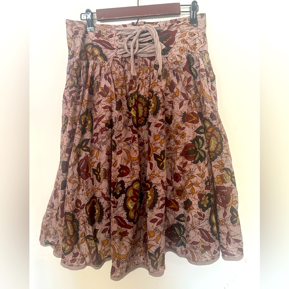 Monroe & Main Mauve Floral Lace-Up Waist Circle Skirt